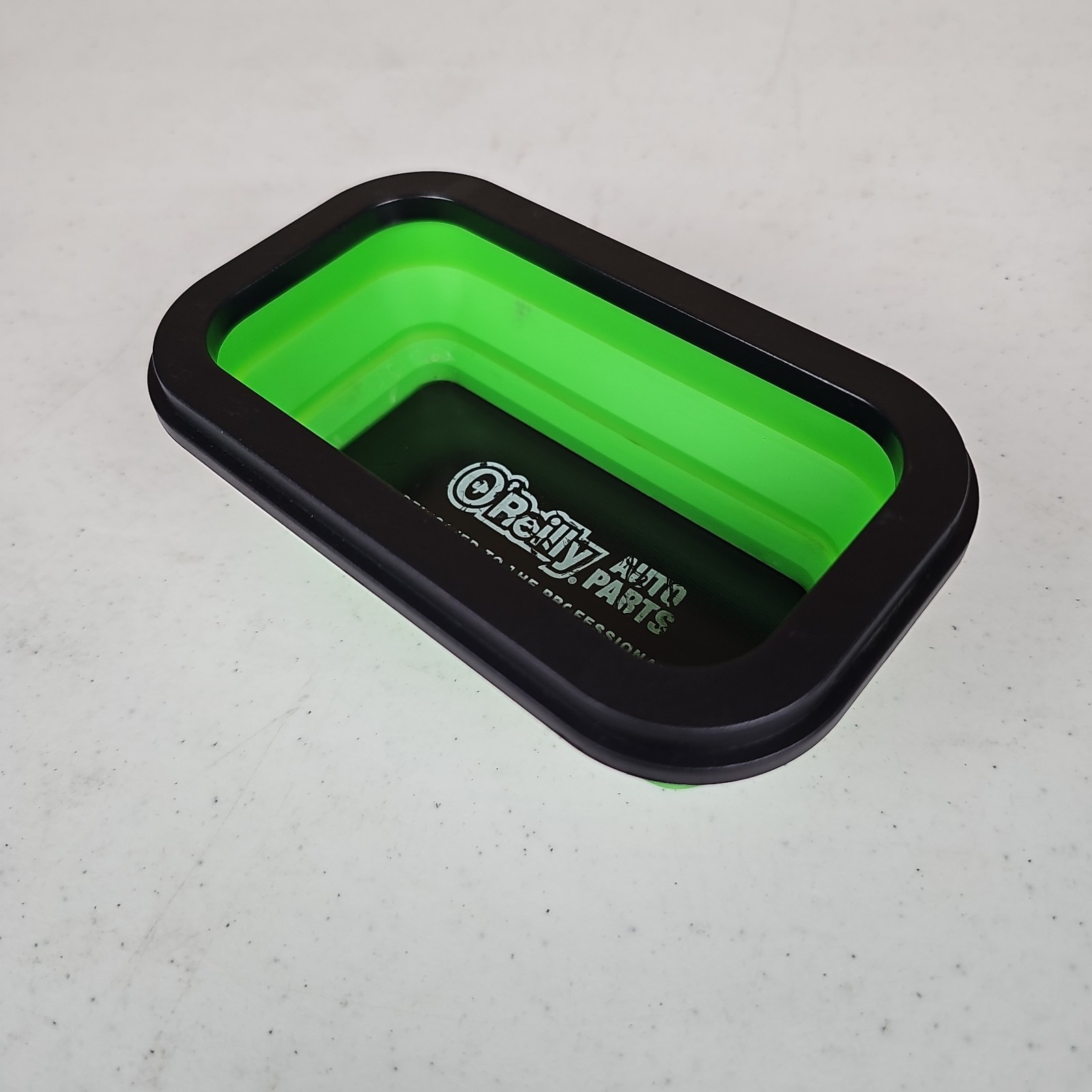 O’Reilly Auto Parts Magnetic Tray Silicone Collapsible 3x5x2 Green Black A-10