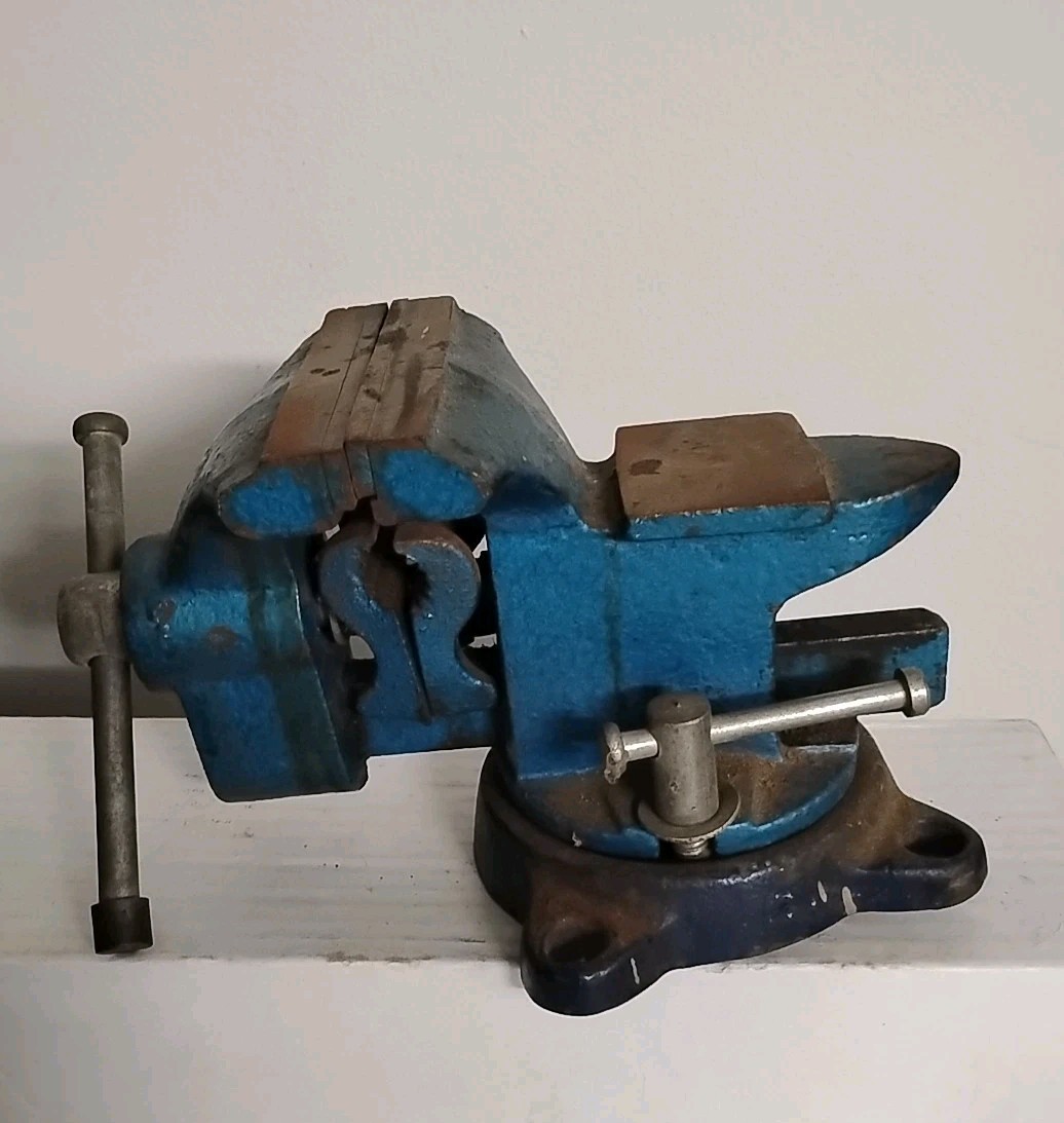 Durable 2.5 Inch Jaw Vise & pipe clamp for Home /shop – Swivel Base blue finish