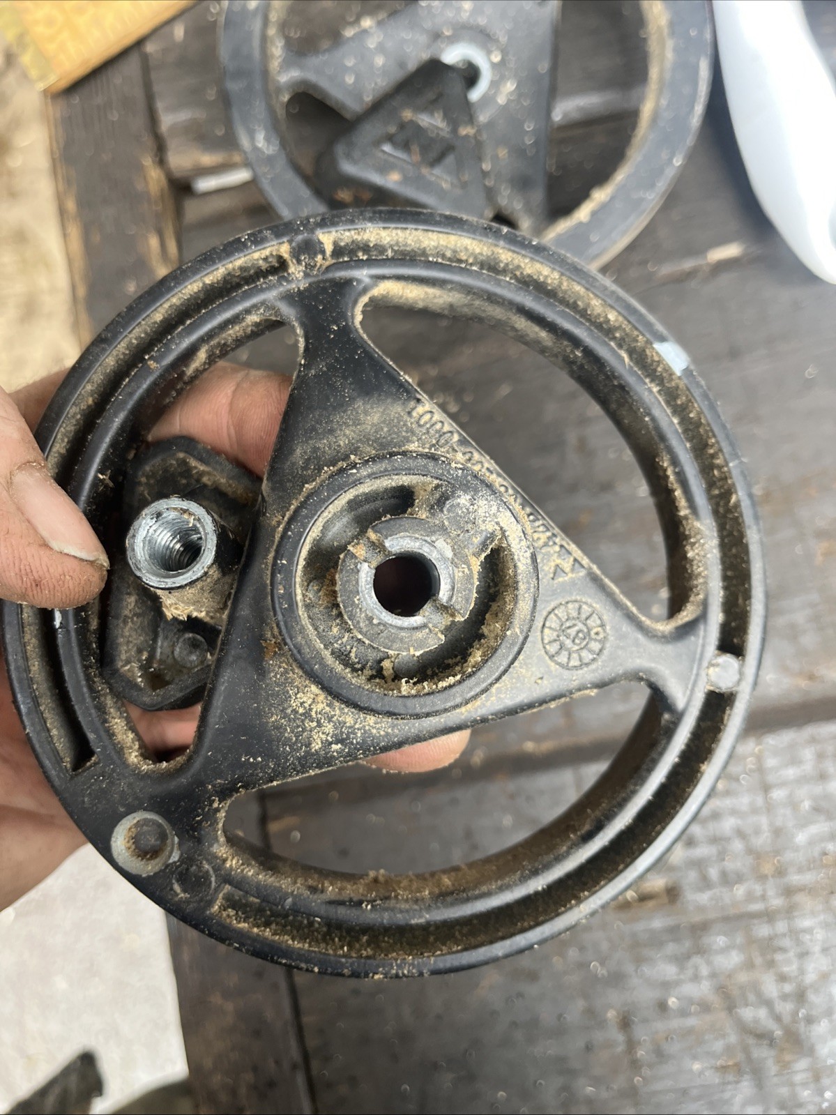 ONE(1) Delta Table Saw 34-441 . 422–0 8–1 00–0001 Heavy Metal Hand Wheel