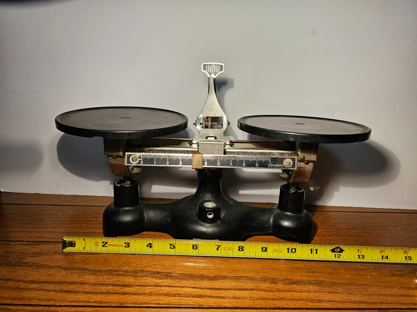 VINTAGE WELCH BALANCE SCALE 10 GRAMS WORKING