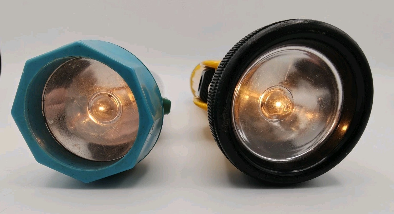Read Vtg Flash Light Lot -Yellow Switch Guard Bright Star No 1625 and Eveready
