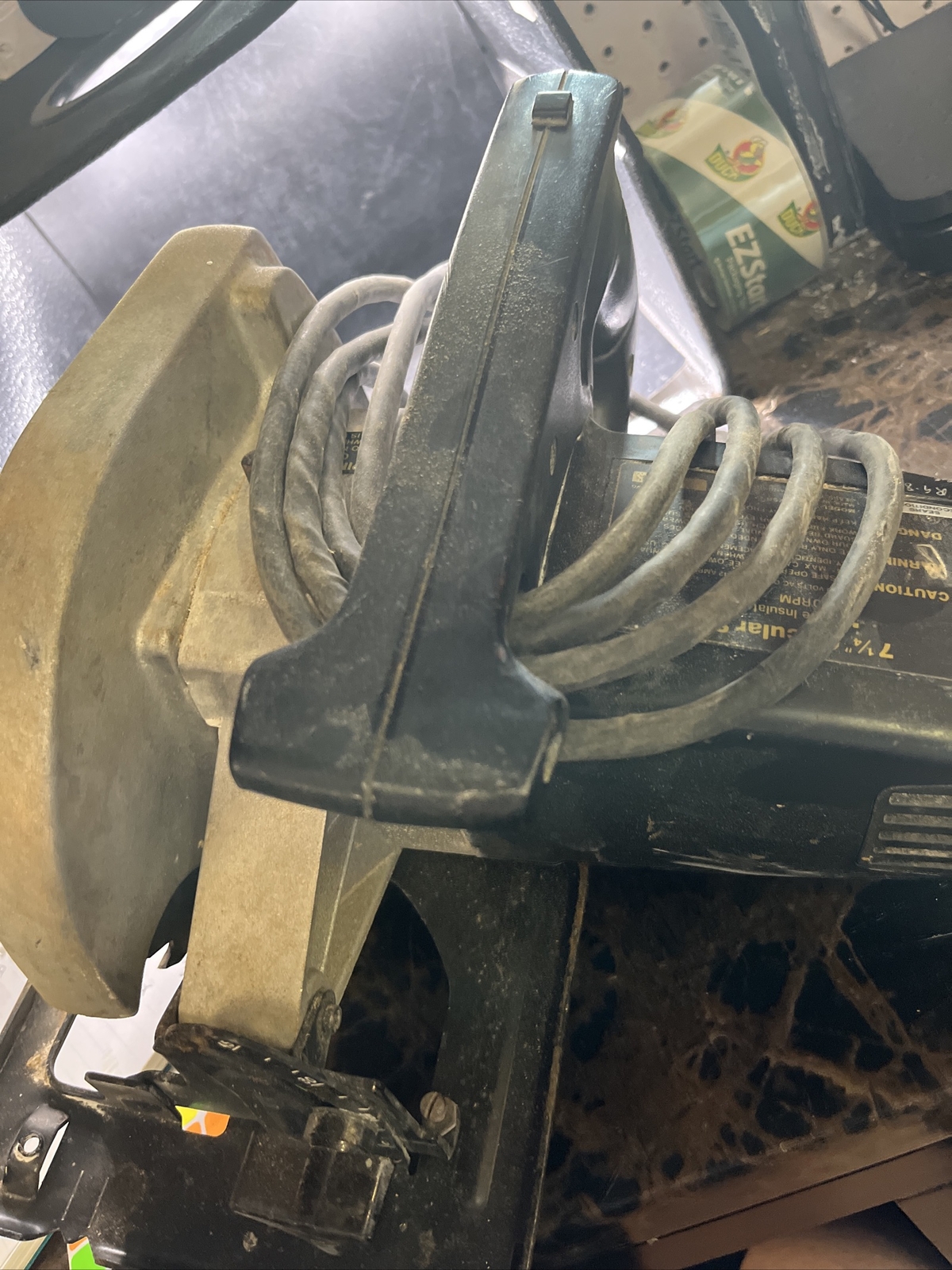 sears craftsman 7 1/4″ circular saw and case and extra blades. AD