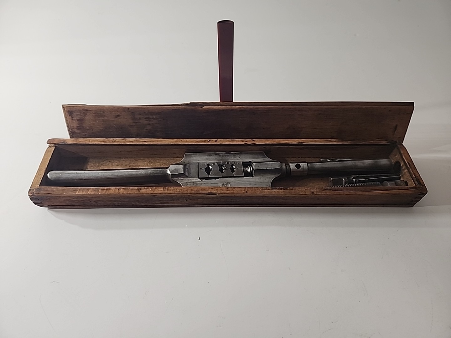 Antique STANDARD TOOL Co. No.37 BLACKSMITHS’ STOCKS AND DIES Screw-plate.