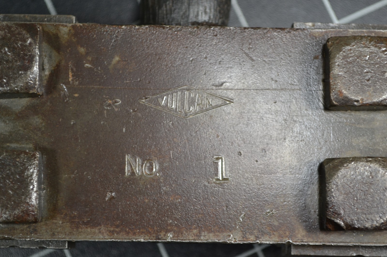 VULCAN – No 1 – GRANITE WORKERS SCOTIA HAMMER – VERY RARE TOOL IN FANTASTIC COND
