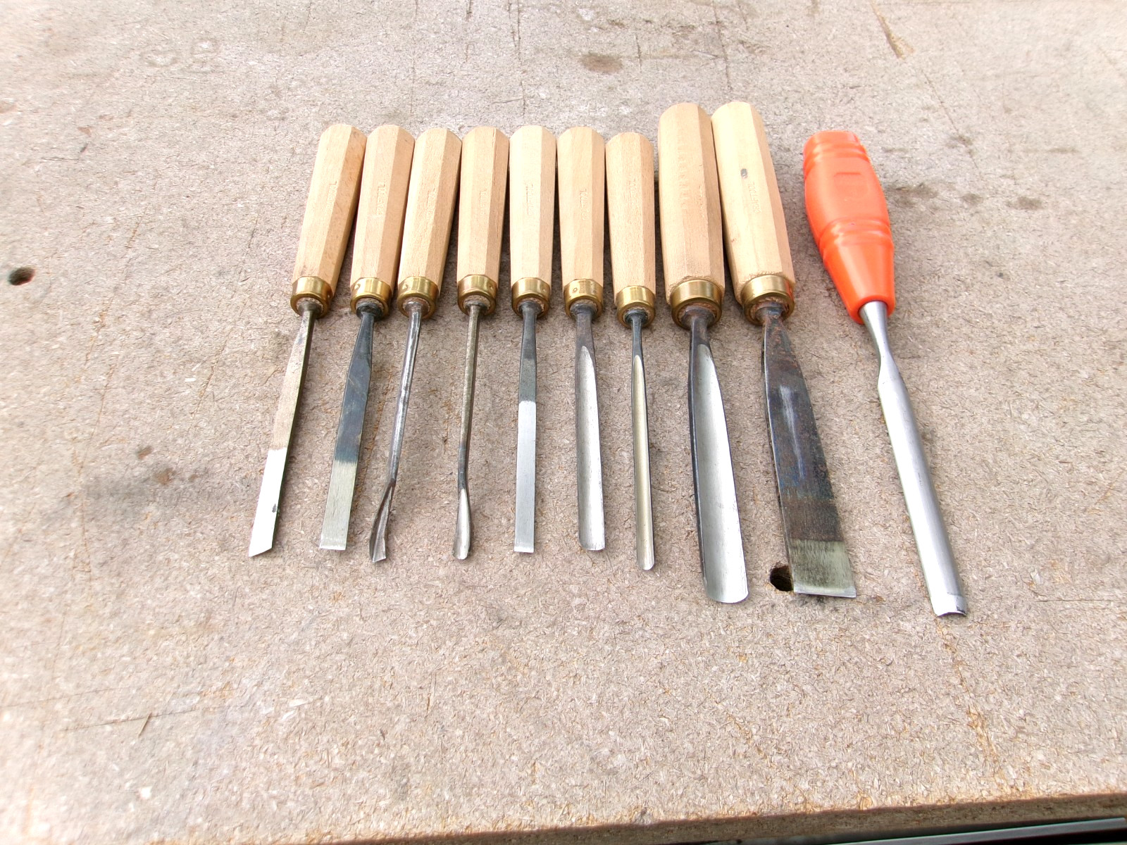 VINTAGE 9 ‘Craftool’ Carving Tools & 1 ‘Wood Pecker’ Gouge Wood Handles RCo