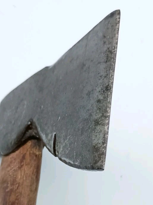 Vintage Stanley H122 Hatchet with Nail Puller Hammer Axe Carpenter Roofing