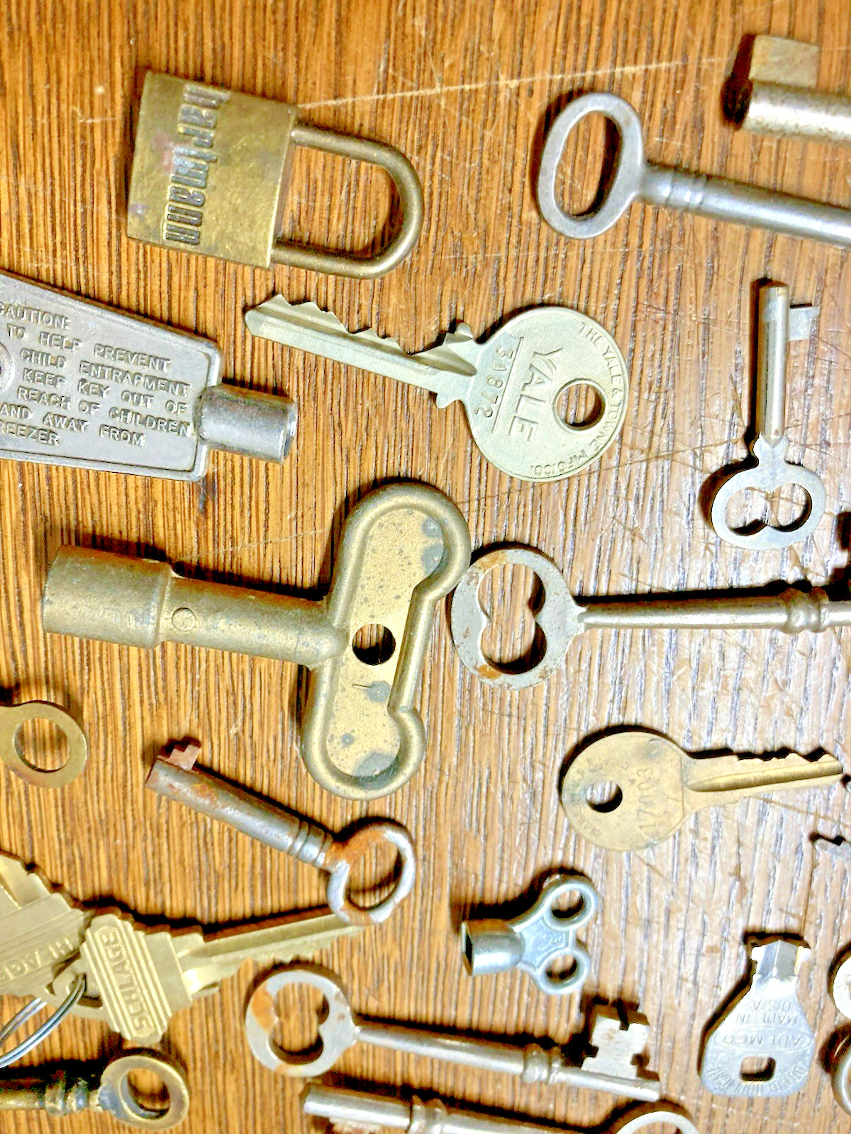 50+ Vintage Key Lot Skeleton Barrel Yale Radiator Clock Security Lock Brass Pick