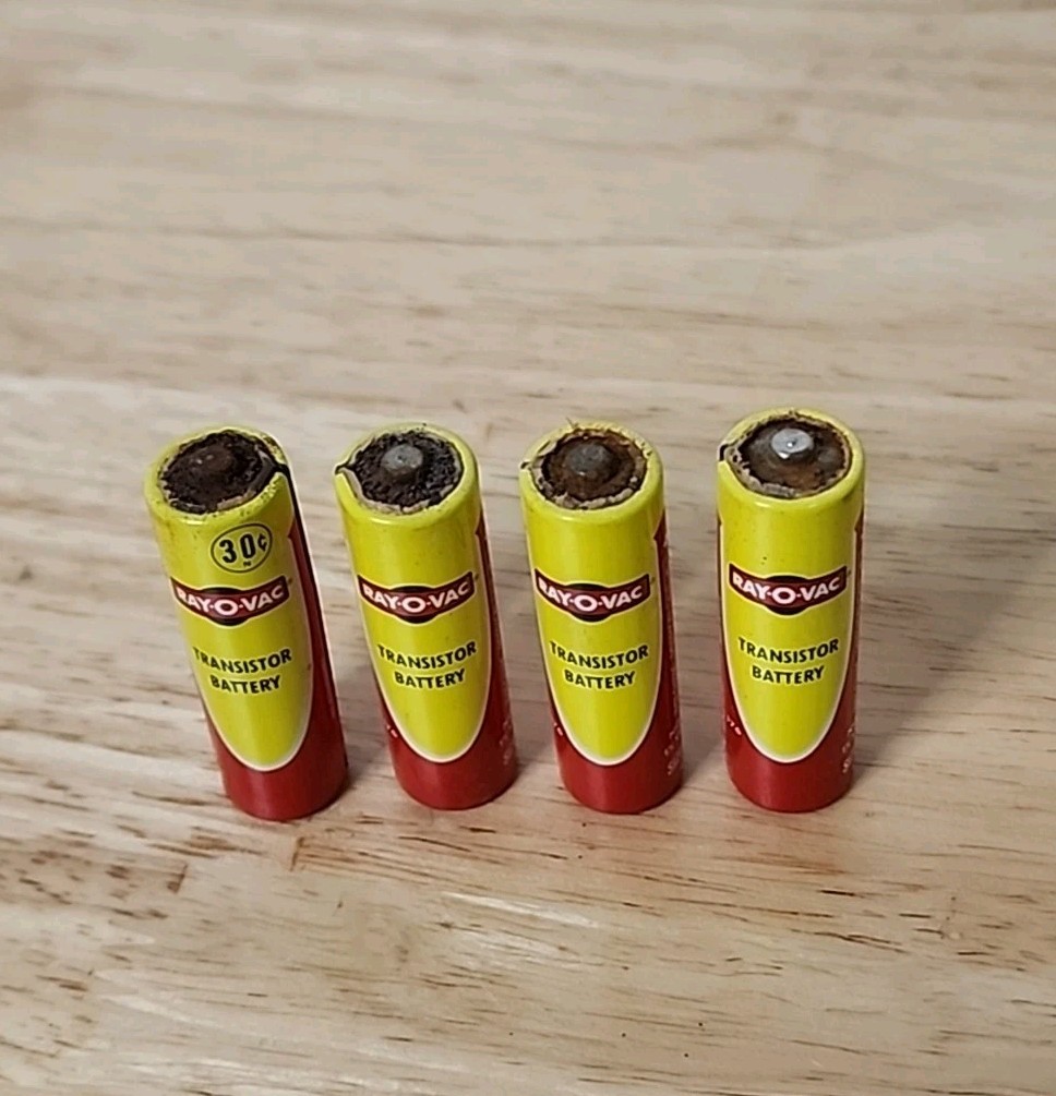 4 Dead Ray-O-Vac AA Transistor Batteries And Vintage Eveready AA Battery Box