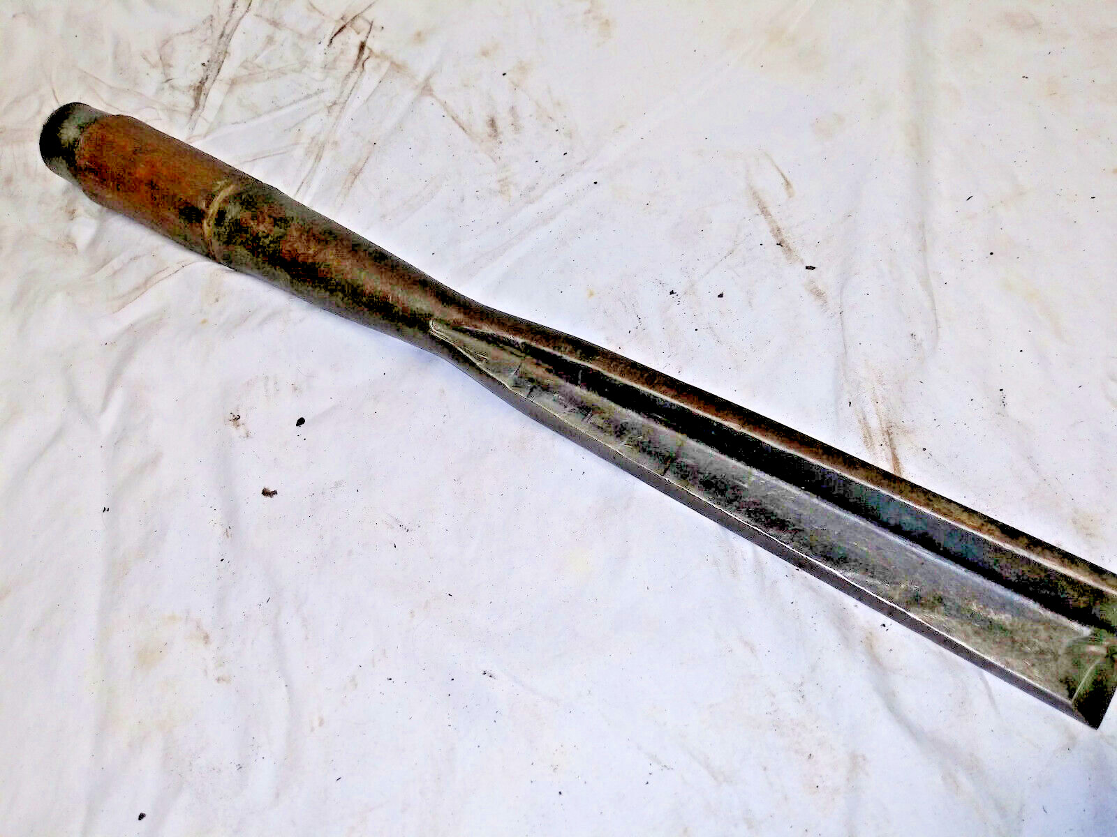 RARE! D.R. BARTON, 15 & 1/4 INCH LONG, 1 INCH CORNER CHISEL