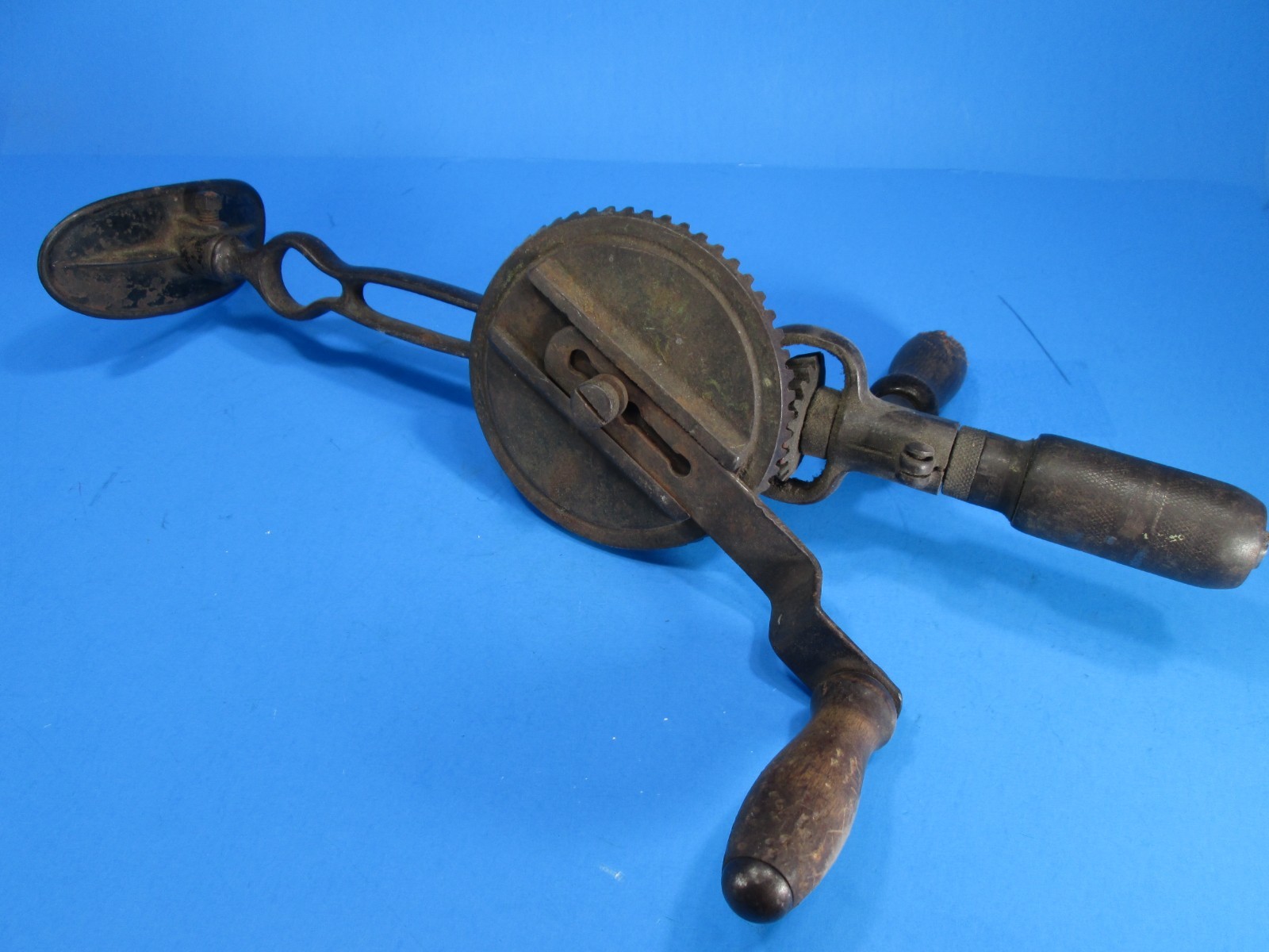 Antique MILLERS FALLS 2-Speed Breast Drill No. 012 – w/ Level, 18″ long LQQK!