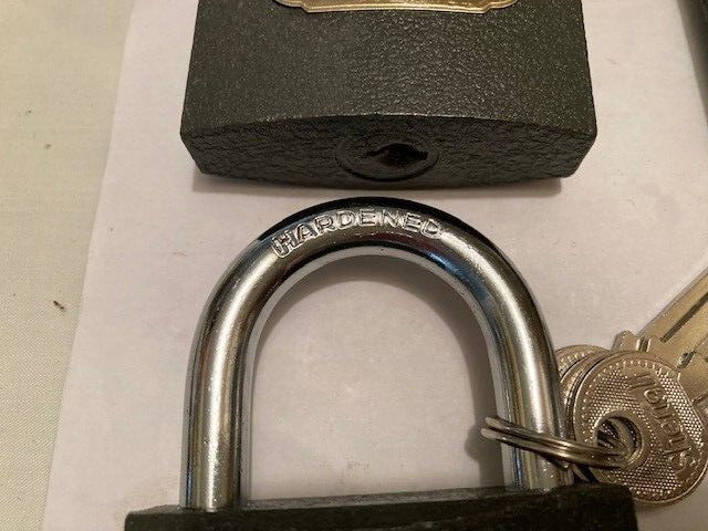 NEW – LOT 6 – LARGE HEAVY DUTY STEEL PADLOCKS / 3 KEYS EACH – ALL LOCKS DIFF KEY