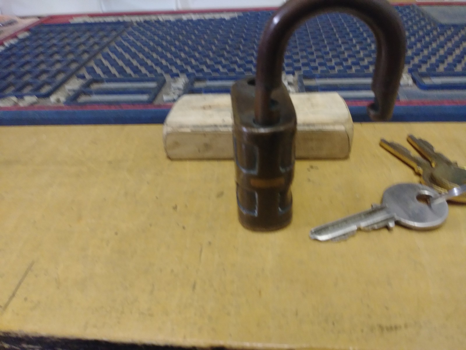 antique/vintage yale 841 padlock w/key PRE-1929 ca 27234