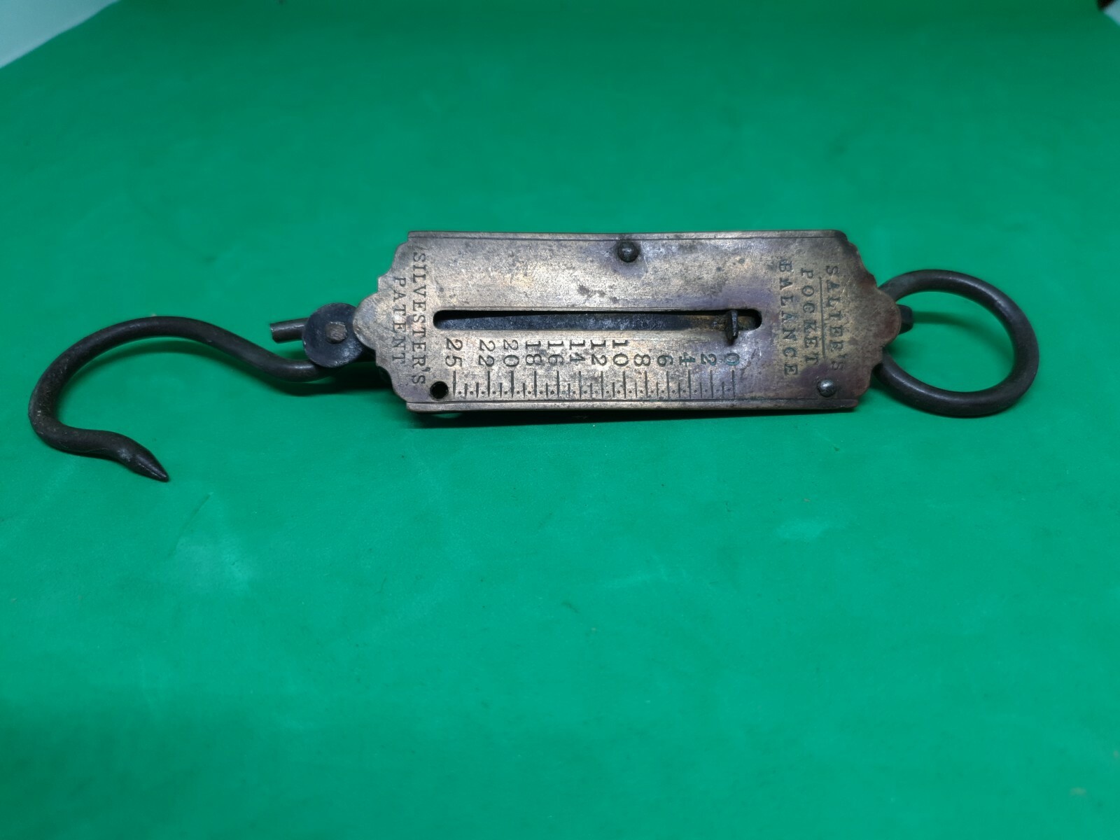 Vintage Salter spring pocket balance scales.Weighs up to 25lb.Silvester’s Patent