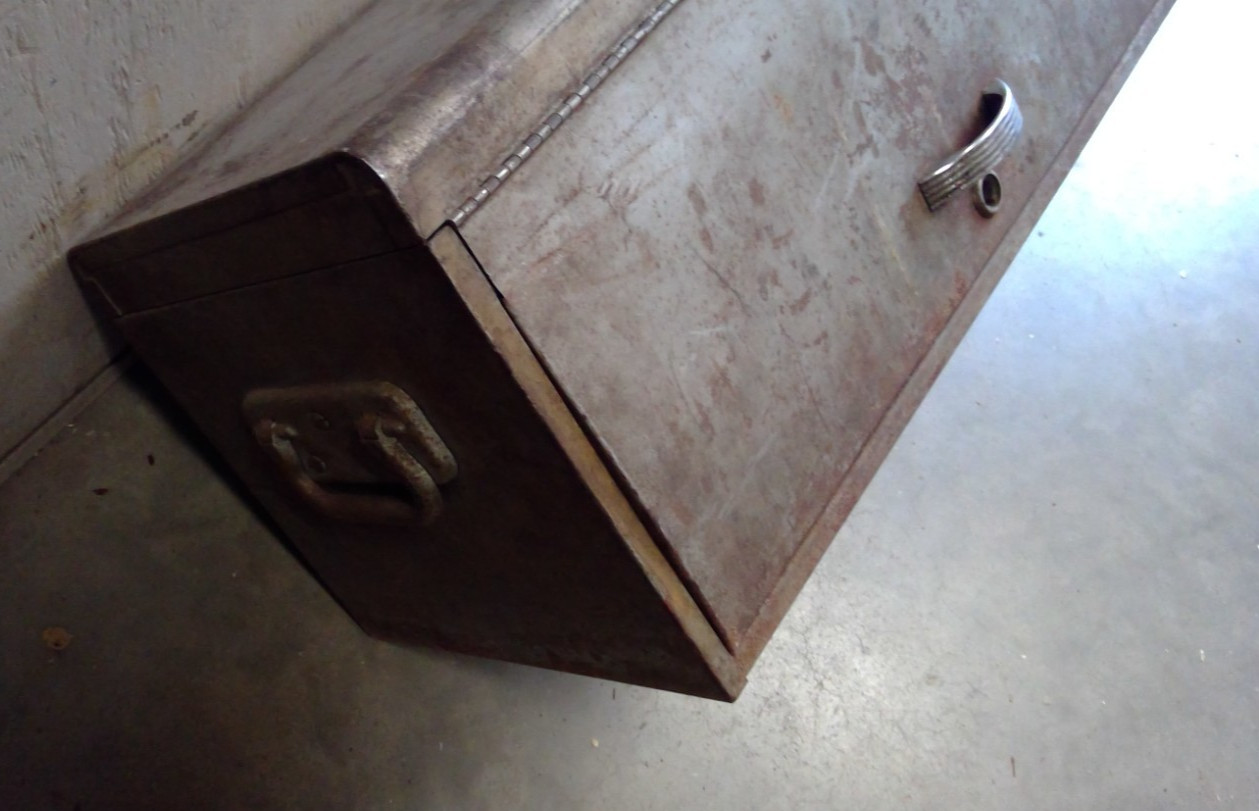Heavy Duty Tool Box 2 Drawer 22 3/4″x 10″x10 1/4″ tall w cover