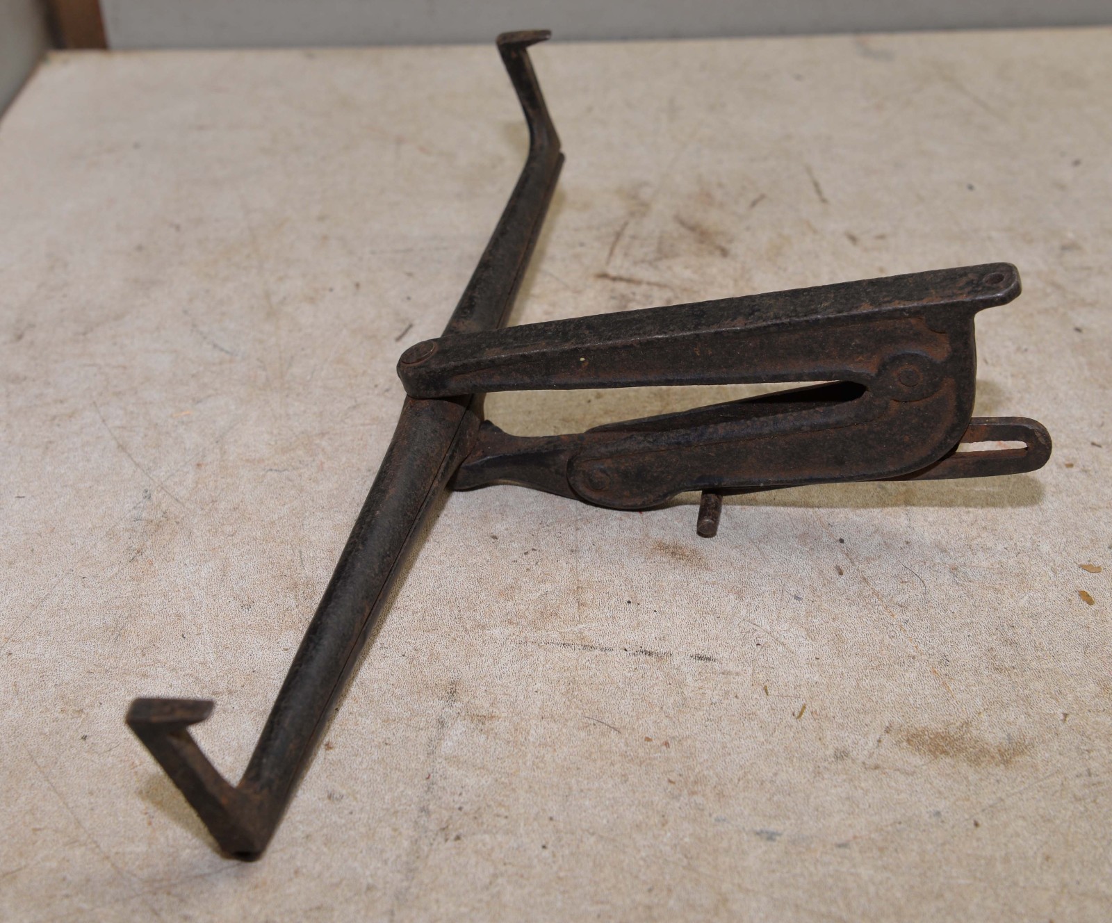 Antique Gunn & Hannah patent 1895 folding saw sharpening vise collectible tool