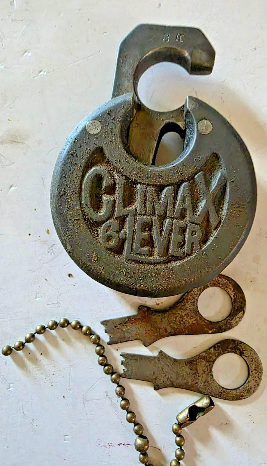 Antique/vintage CLIMAX 6 lever push key pancake padlock w/keys. HT#469
