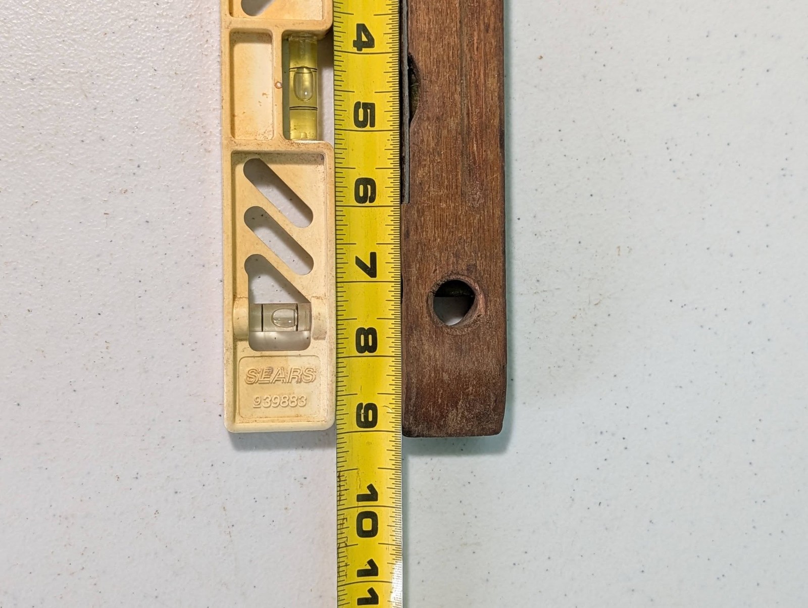 Vintage 9″ Levels One Wood Other Is Sears 939883 Made In USA Plastic Handheld
