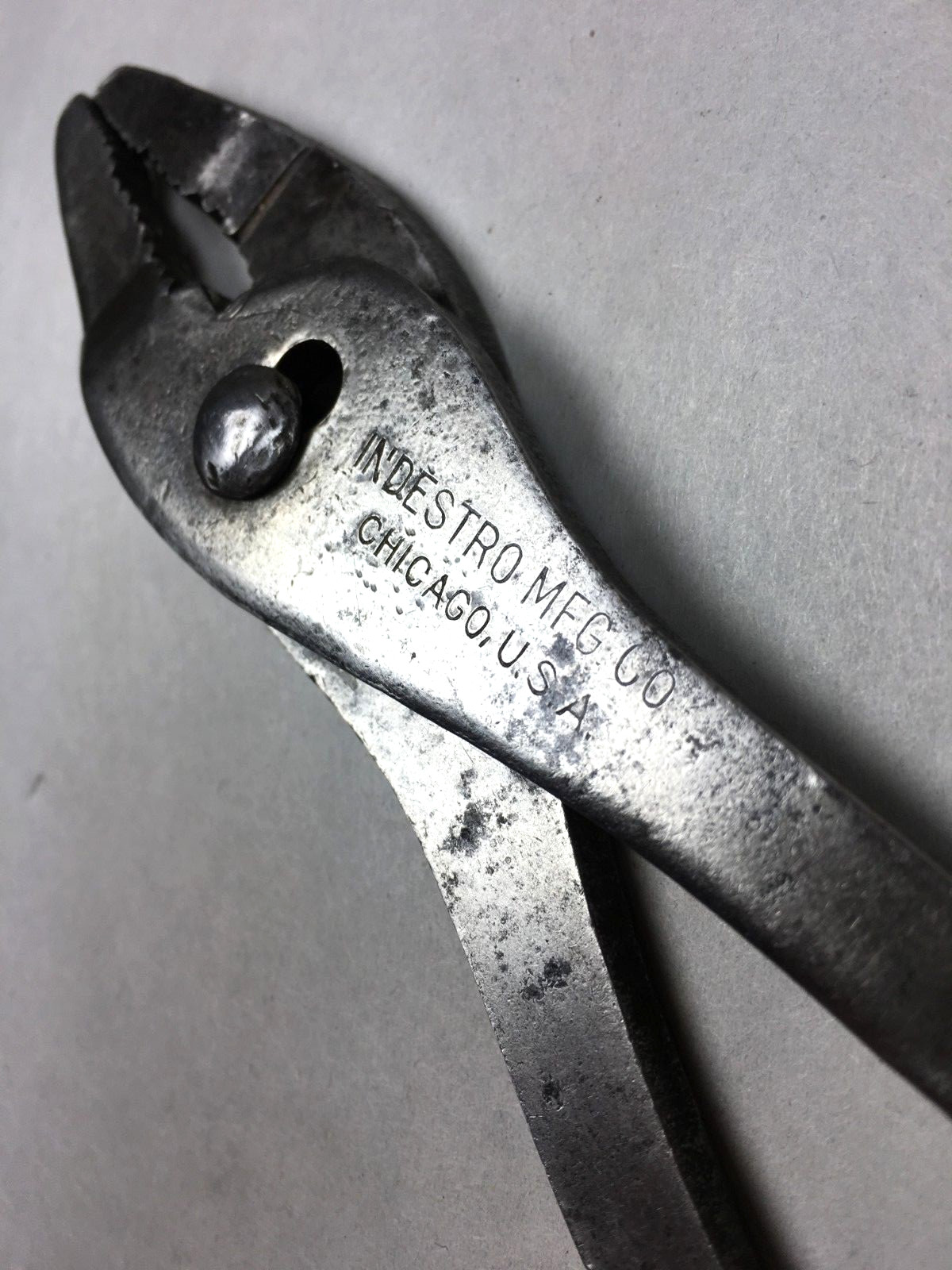 Vintage Indestro MFG. Co. Thin Nose Slip Joint Pliers 6-1/4″ Long Chicago, USA