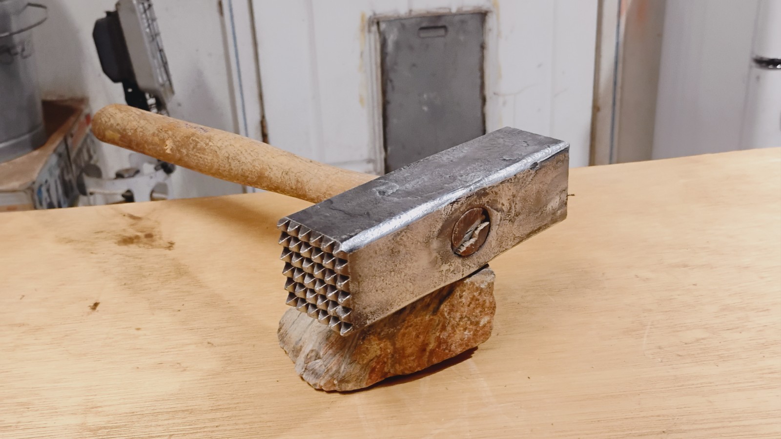 VINTAGE WARREN 4 LBS STONE MASON BUSH FACING SLEDGE HAMMER,1-3/4” WAFFLE FACE,