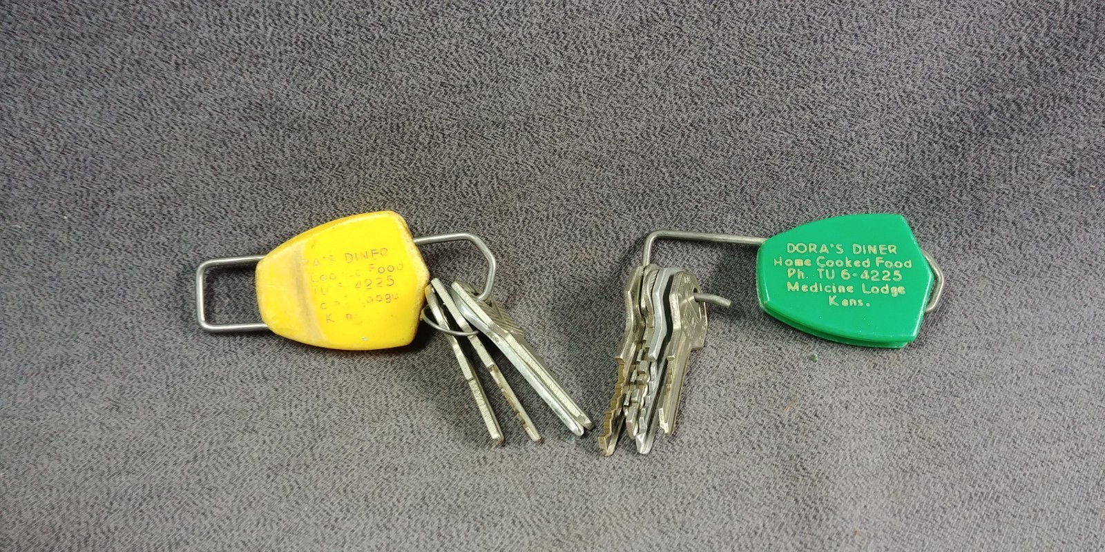 2 Medicine Lodge Kansas Doras Diner Key Chain GM Ford Master Lock Vintage Lot
