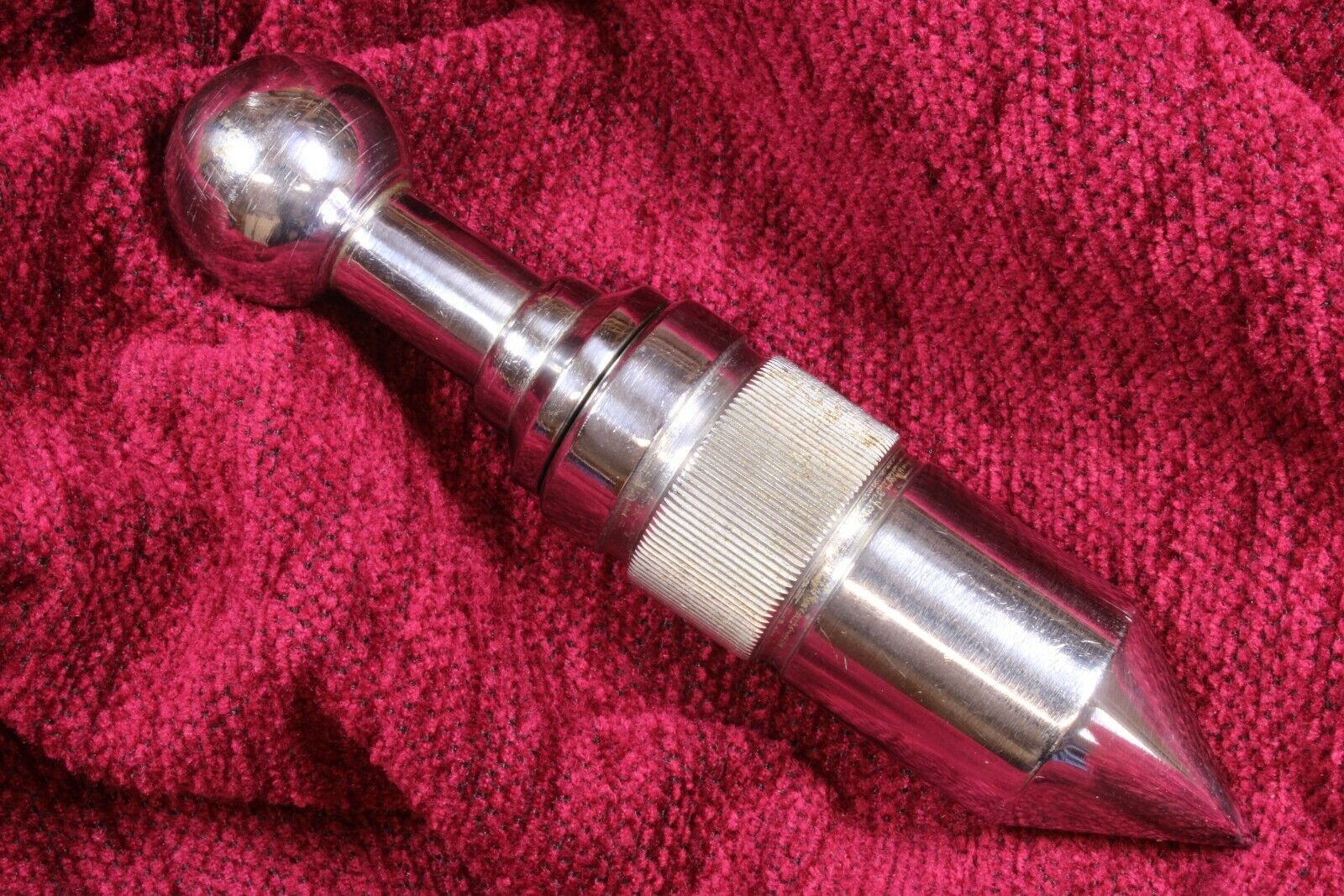 Nickel-plated iron construction plumb bob. Large thread Plumb bob nickel plated