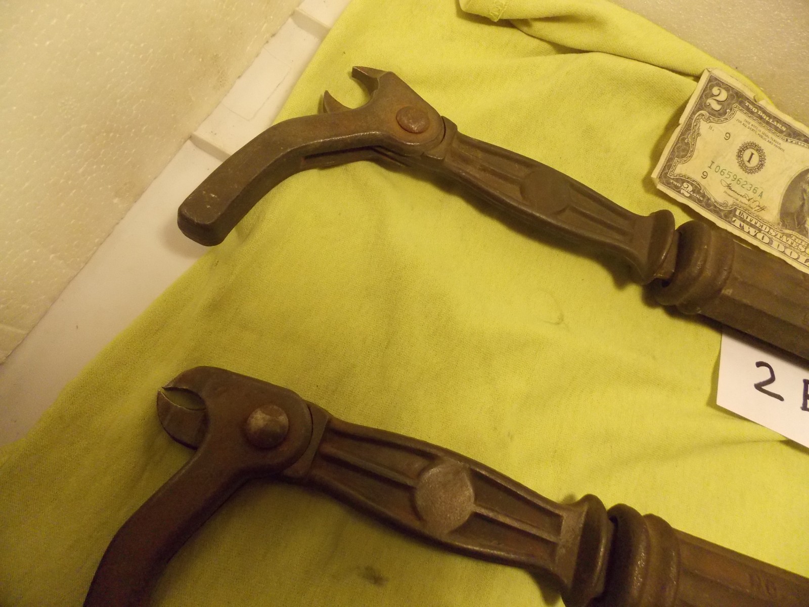 Vintage Crescent Bridgeport No. 56 Suregrip Nail Puller Iron FREE ship After1