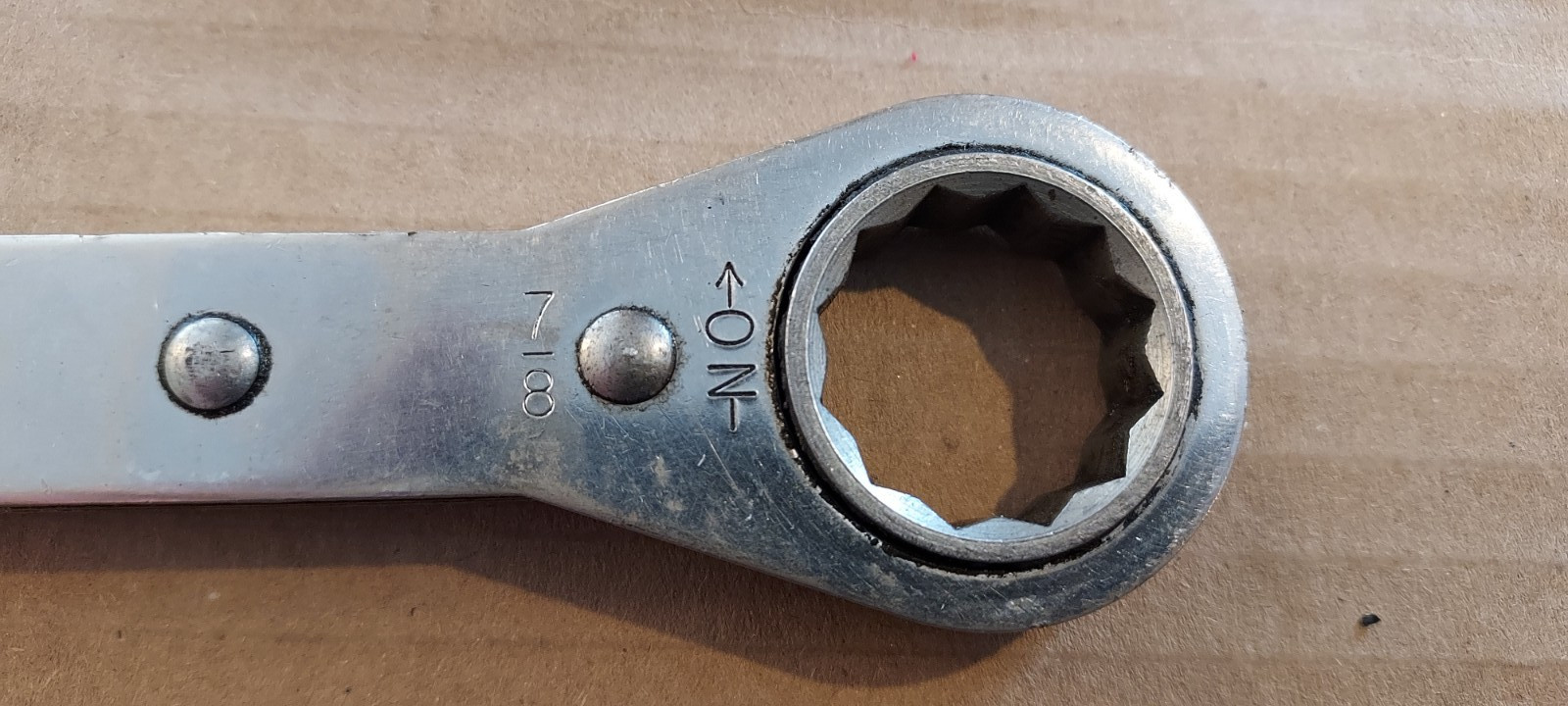 Mac Tools RW2428-2 Ratcheting Box End Wrench 3/4″ x 7/8″ SAE 12 Point USA