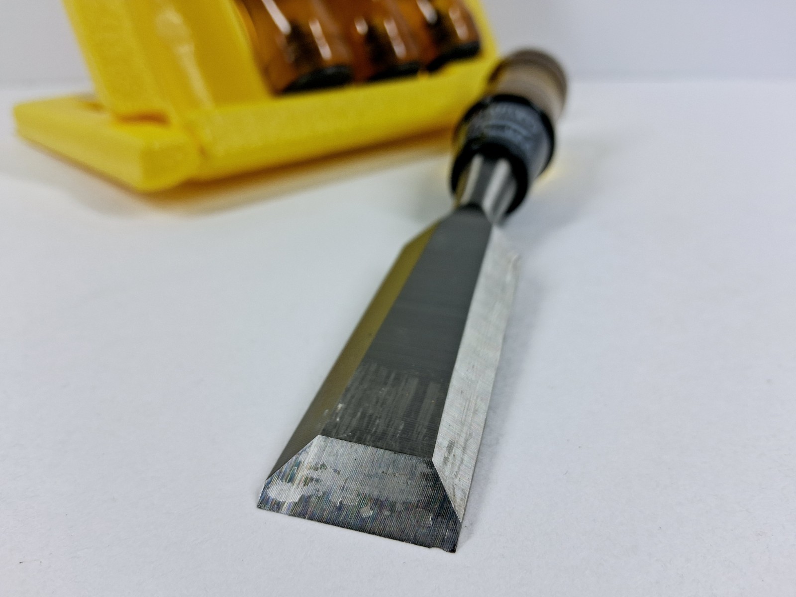 Stanley No.16-600A Professional 4 Pc. Chisel Set 1/4 ”-1”/ Storage Tray Stand