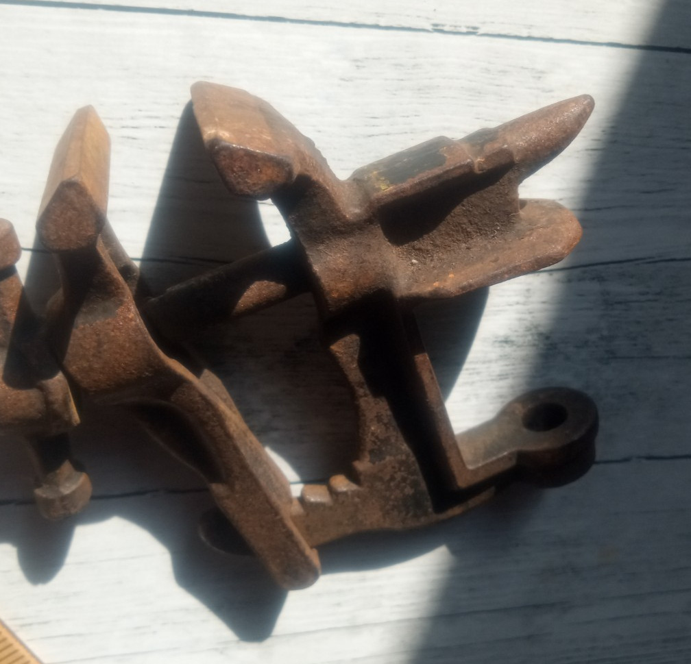 Rare & Vintage Mini Cast Iron Jewelers Bench Vise Anvil ⏱️ Excellent