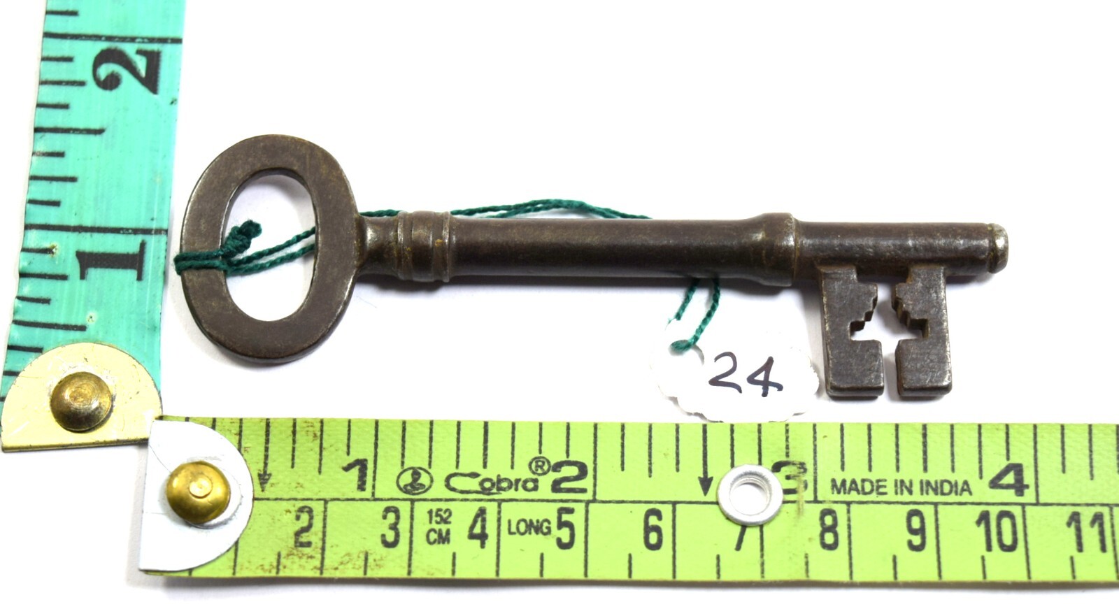 Vintage Iron Collective Skeleton Key Nice Home Décor Rusty Rich Patina. G2-243