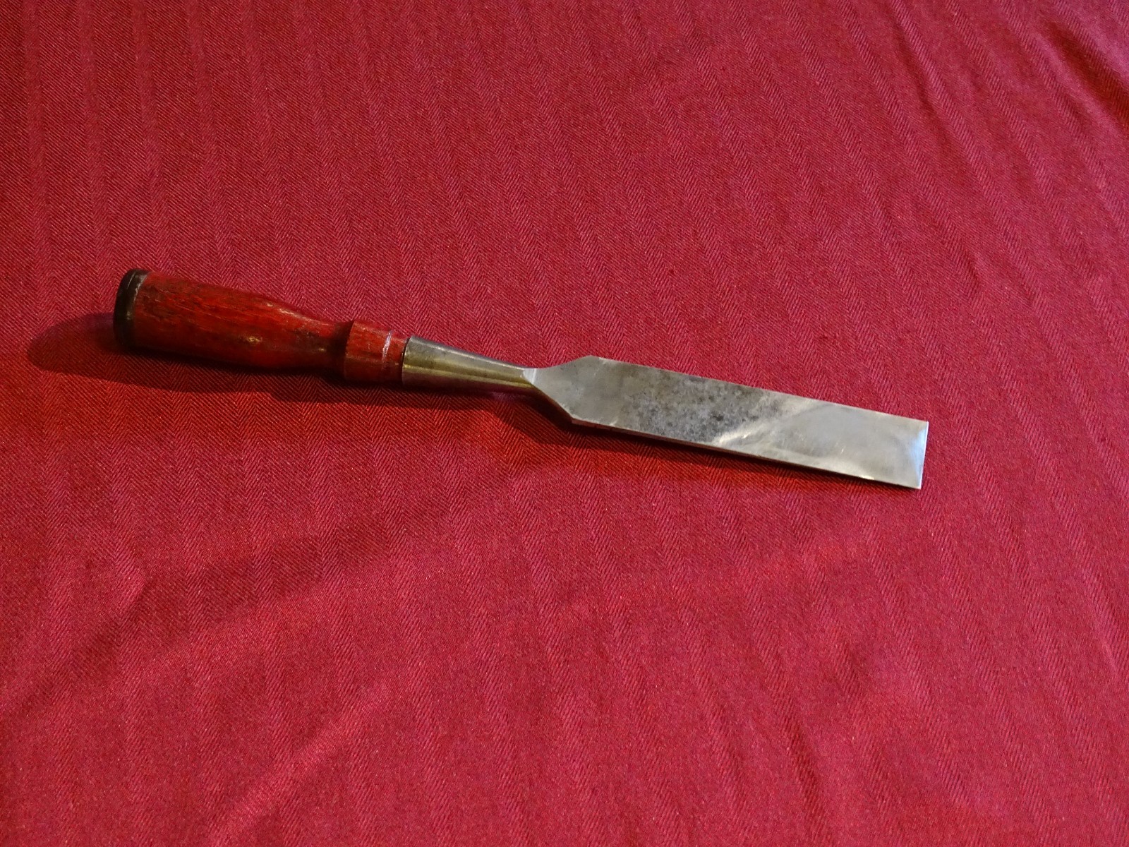 Stanley Made in USA 1-1/4″ Chisel with Red Hickory Handle Sharp and Honed VGC